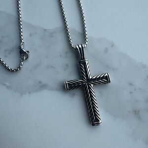 24” Yurman Style Silver Cable Cross Pendant and Chain. New